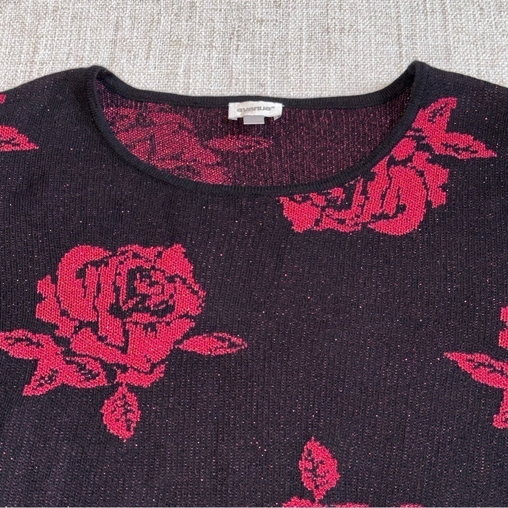 AVENUE Black Red Metallic Detail Rose Lightweight Sweater Whimsigoth Women 18/20 - Picture 3 of 12